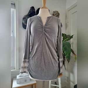 Motherhood Maternity Gray Waffle Knit Long Sleeve Shirt Size Medium
